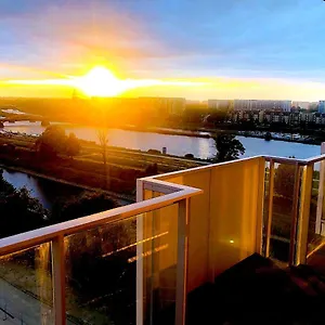 https://apartament-z-tarasem-i-widokiem-na-odre.hotelswroclaw.com
